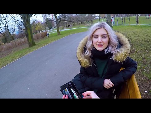 ❤️ Para için bir yabancının sıcak boşalmasını yutar - parkta Eva Elfie tarafından oral seks Süper porno tr.pornmega.ru ☑